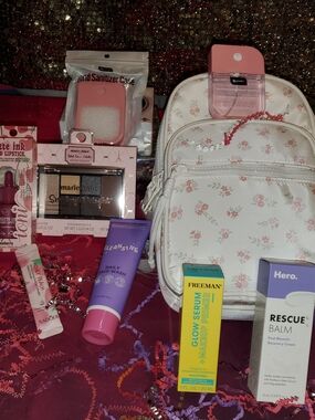 Dainty Glowers Convenient Backpackpack With Beauty Bundle!!
